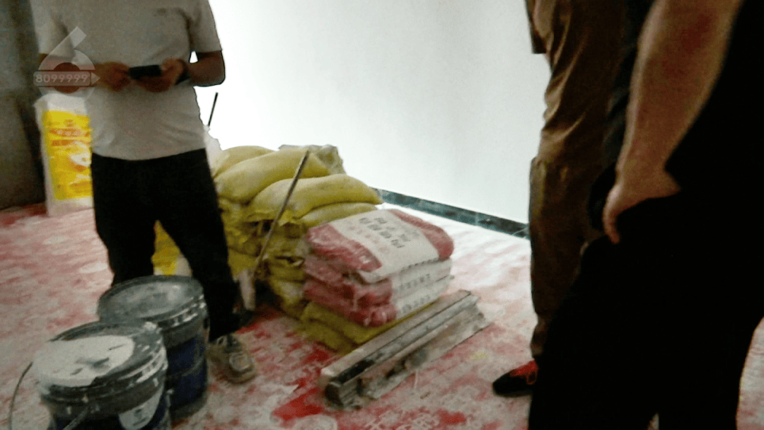 皇冠信用登1
_愤怒皇冠信用登1
！昆明电视台女记者采访时被打 摄像机遭损坏