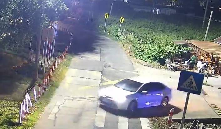 皇冠信用網在线注册
_浙江一姑娘以奶茶为记号皇冠信用網在线注册
,竟然在草丛里藏了11万现金!