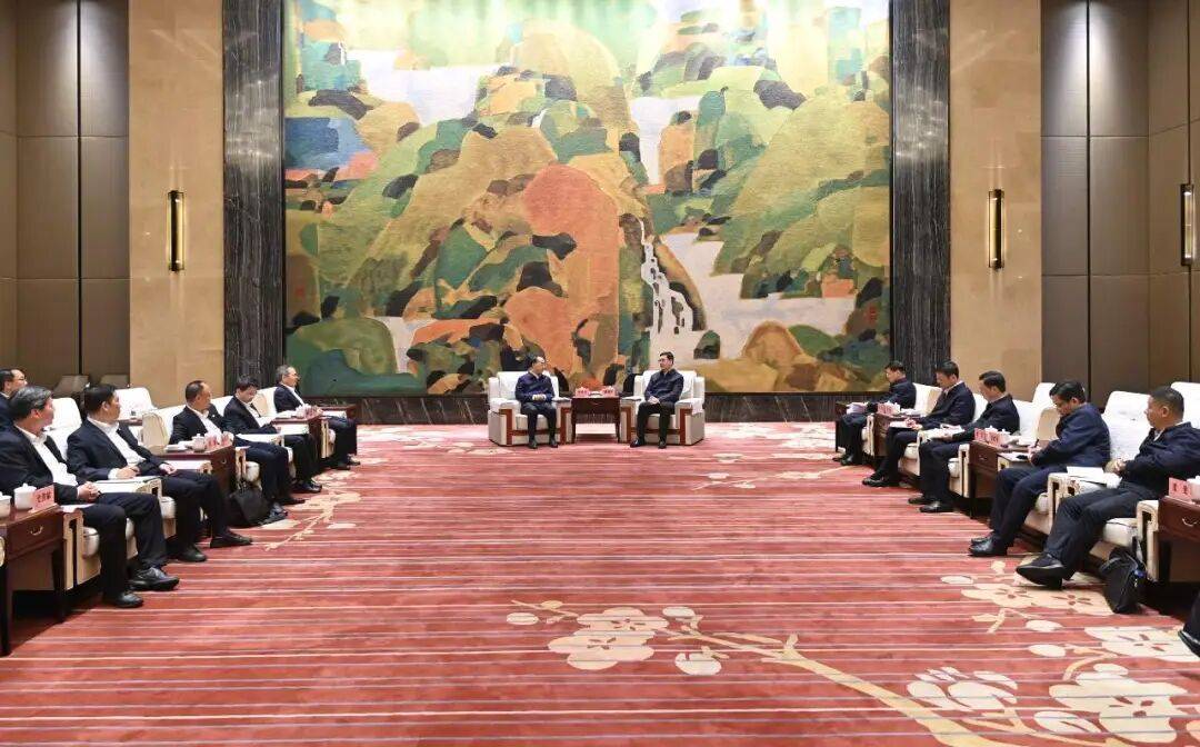 皇冠信用盘网址_孙永才与湖北省委常委、武汉市委书记、市长盛阅春座谈