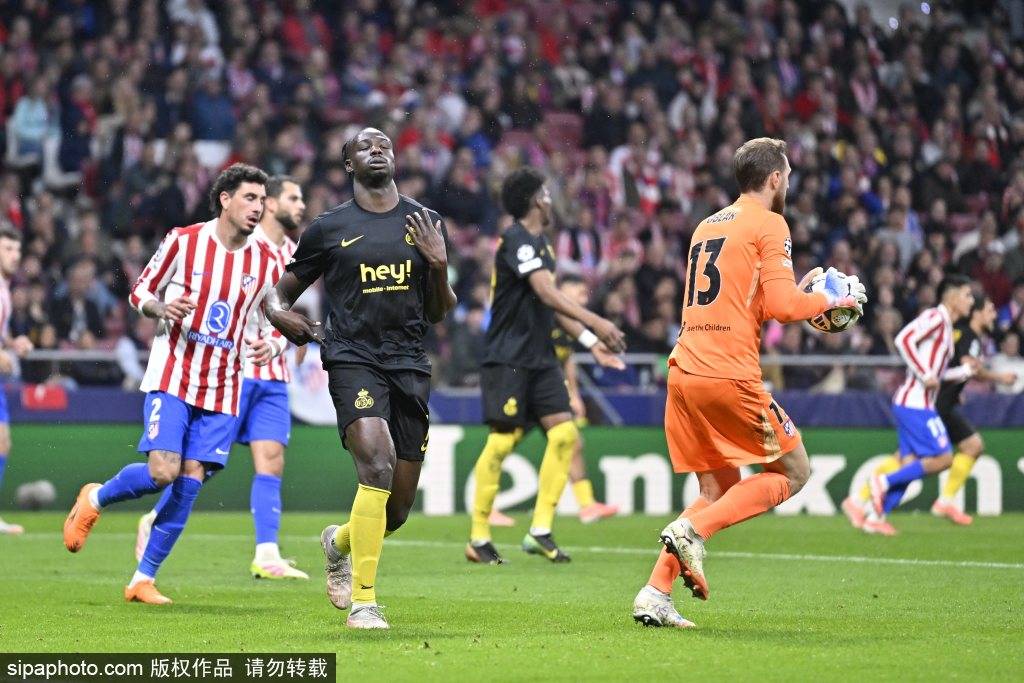 皇冠信用网
_梅西再现神技！劳塔罗助攻皇冠信用网
，阿根廷2-0安哥拉背后的战术秘密