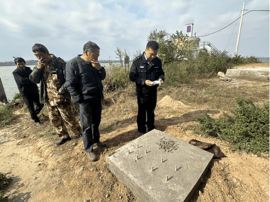 皇冠信用网在线注册
_男子钓到108发子弹以为是大鱼皇冠信用网在线注册
，警方：疑似为历史遗留弹药，已移交至相关部门处理