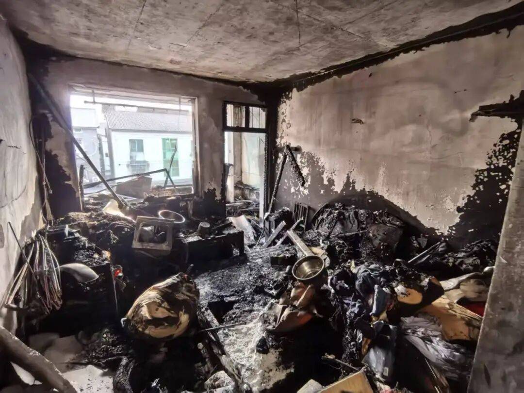 西班牙足球
_一张危险的“蜘蛛网”西班牙足球
,将出租房烧了个精光?