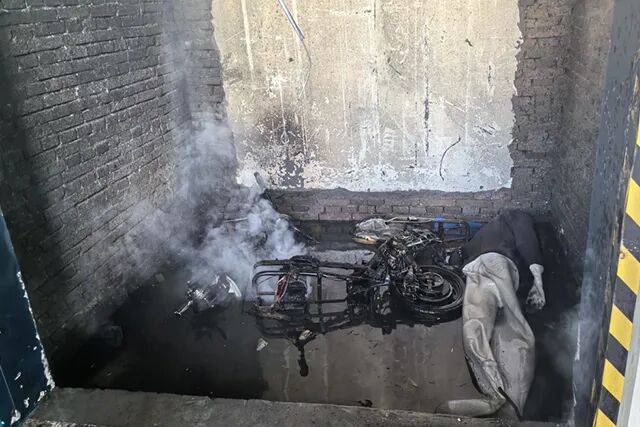 皇冠体育App下载
_集中曝光皇冠体育App下载
!郑州市2025年11月共发生13起电动自行车火灾!