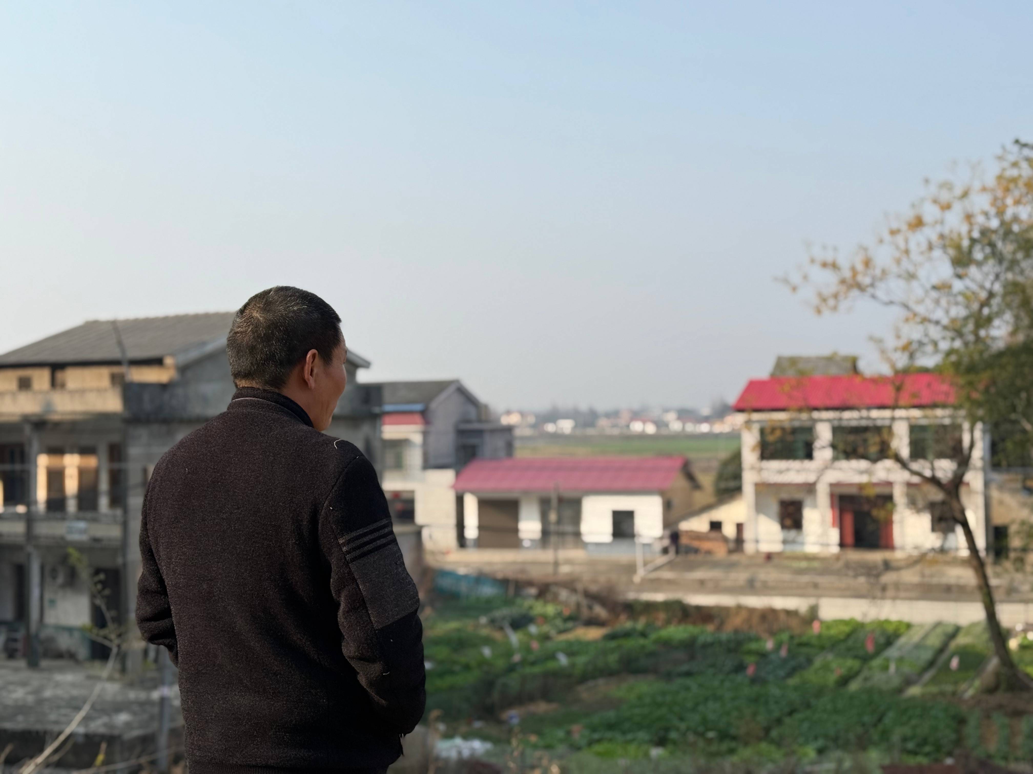 皇冠信用网怎么代理_曾因12字跟评被拘5天男子:今后再说“豆腐渣工程”时只写“豆腐”