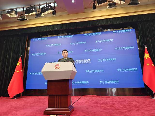 皇冠足球平台在哪里注册_国防部:边斗争、边备战、边建设皇冠足球平台在哪里注册,加快先进战斗力建设