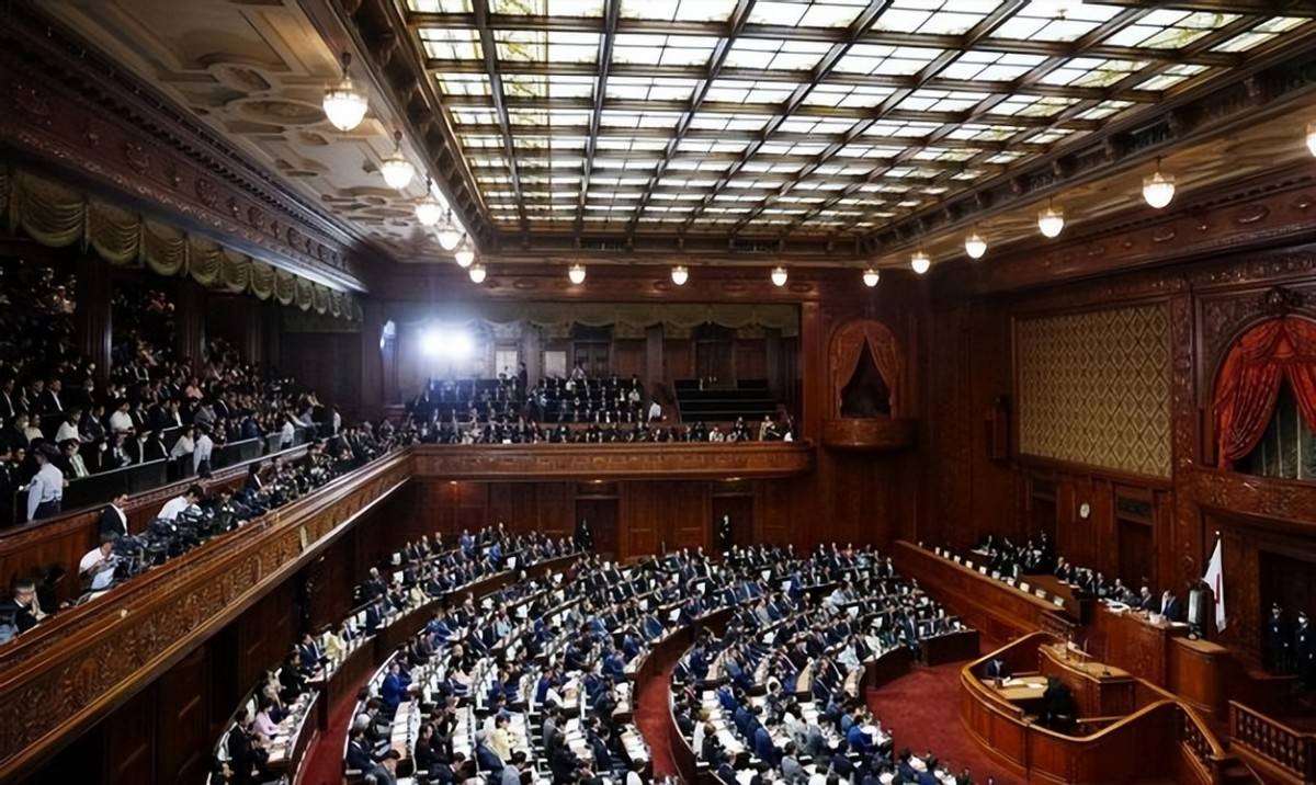 皇冠信用网怎么申请_172：233！日本政坛已变天皇冠信用网怎么申请，高市早苗疯狂洗牌，新首相浮出水面，给中方提了个醒