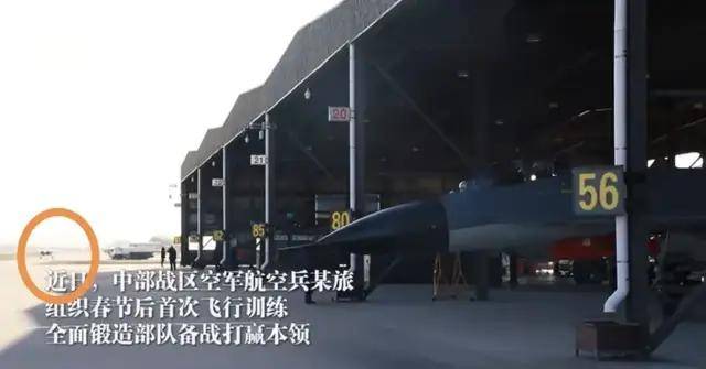 皇冠信用网网址_三代同堂皇冠信用网网址！央视首次出现歼-11、歼-11BS、歼-11BG同框画面