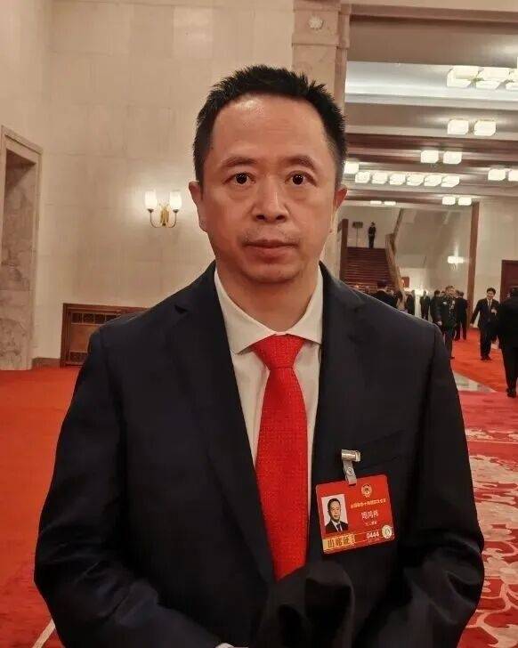 皇冠代理怎么拿 _全国政协委员周鸿祎：编程正在被AI取代皇冠代理怎么拿 ，未来文科生更有优势