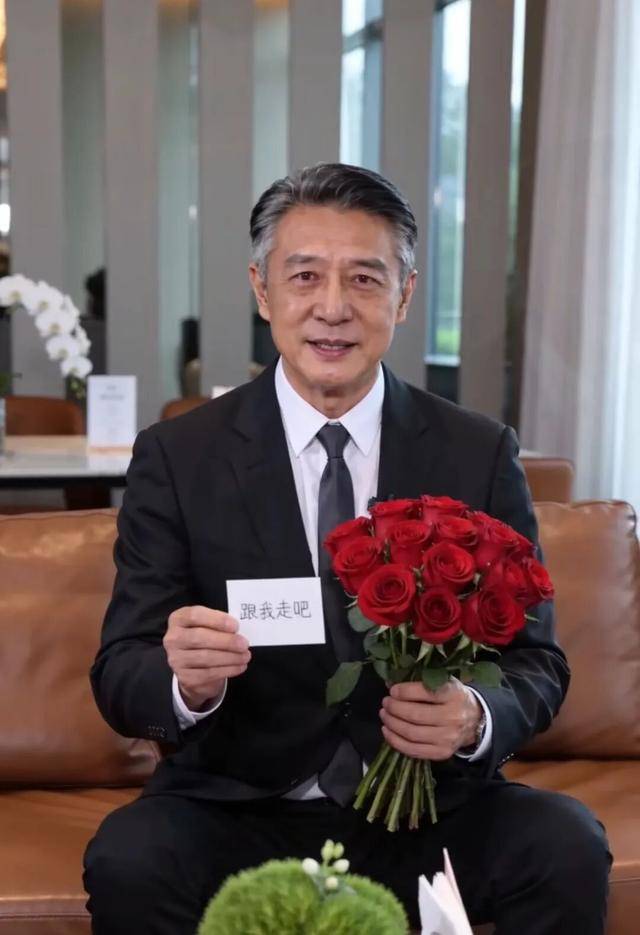 皇冠信用网开号
_“霸总”围猎中老年女性皇冠信用网开号
,人大代表急了