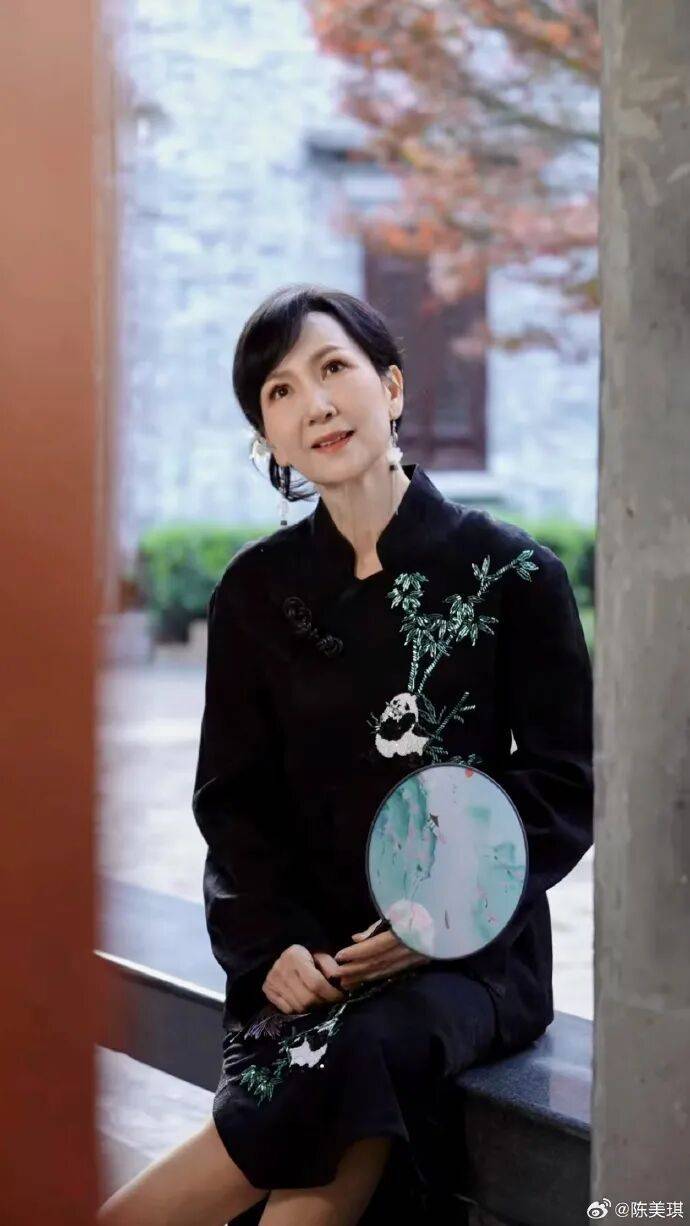 皇冠信用盘登123出租
_知名女演员在杭州坐公交:又回到熟悉的地方皇冠信用盘登123出租
,网友:我的童年回忆啊