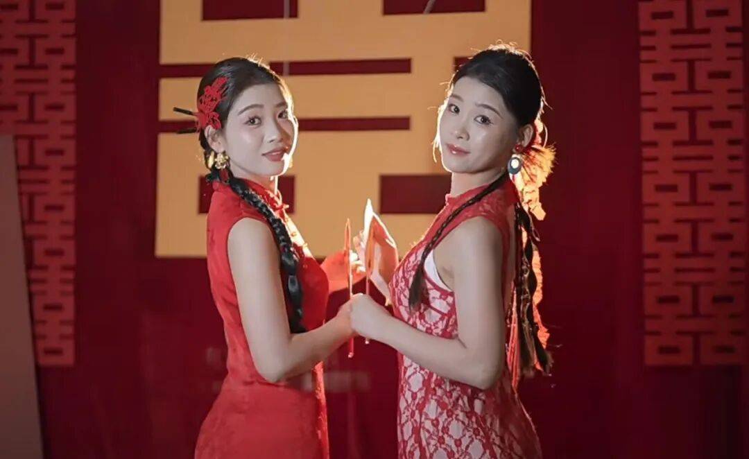 皇冠信用網足球代理
_河南双胞胎兄弟同天迎娶双胞胎姐妹皇冠信用網足球代理
，网友：复制粘贴的幸福